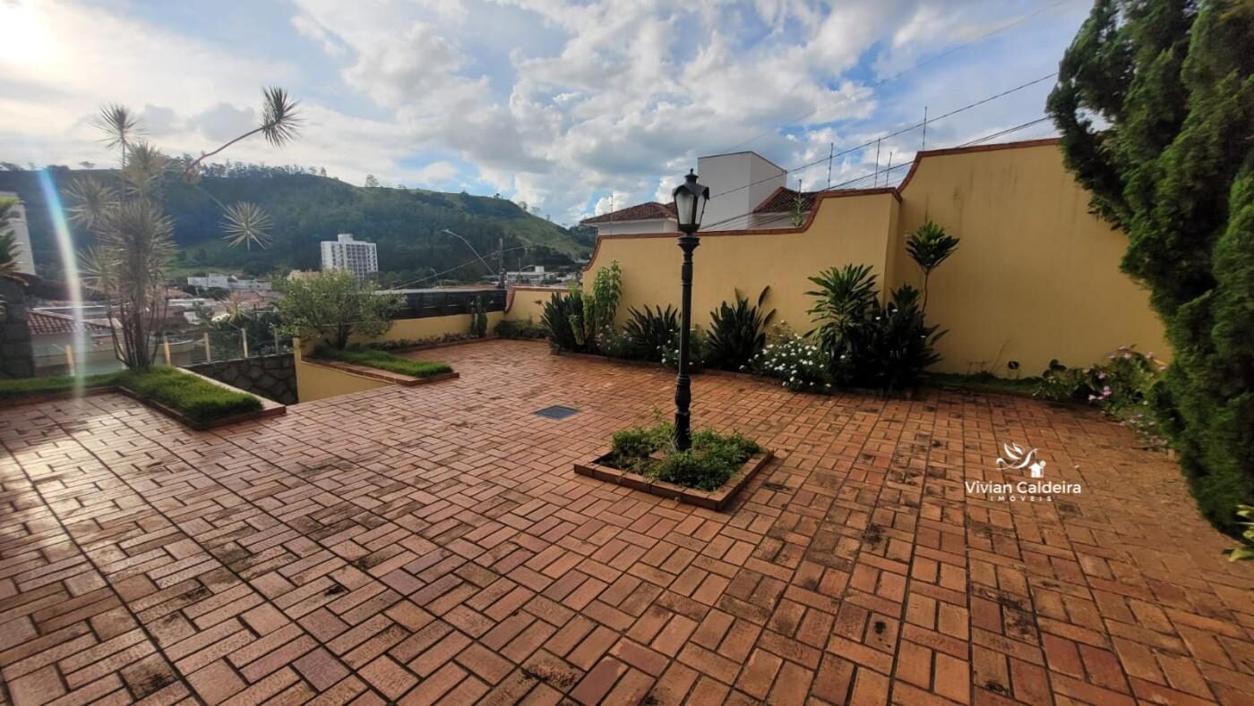 Foto 2 de Casa de 4 quartos em Pinheirinho, 796 m²
