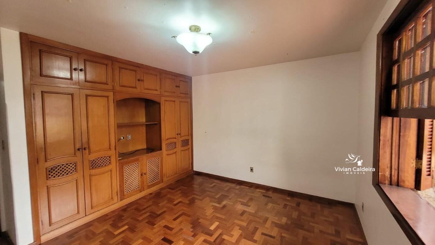 Foto 4 de Casa de 4 quartos em Pinheirinho, 796 m²