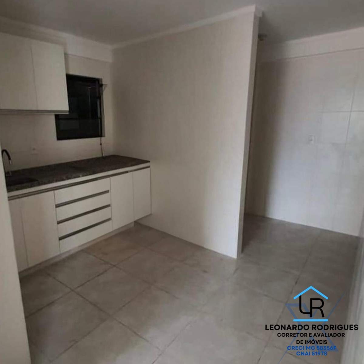 Foto 2 de Apartamento de 2 quartos em Centro, 59 m²