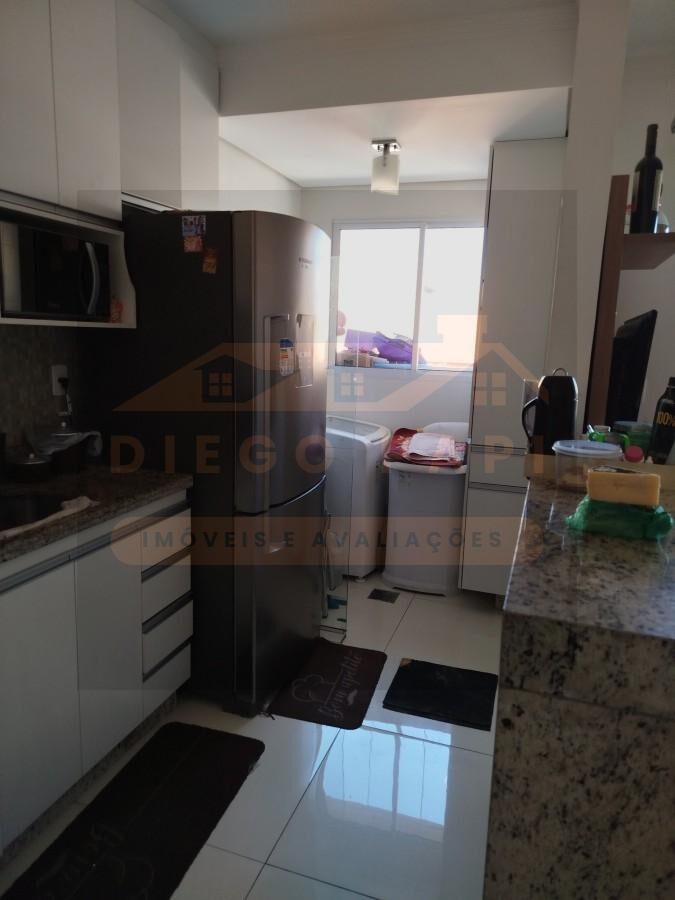 Foto 3 de Apartamento de 2 quartos em Morro Chic, 84 m²