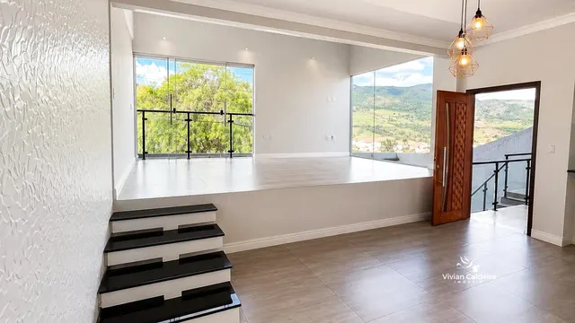 Casa de 3 quartos em Jardim Eldorado, 220 m²