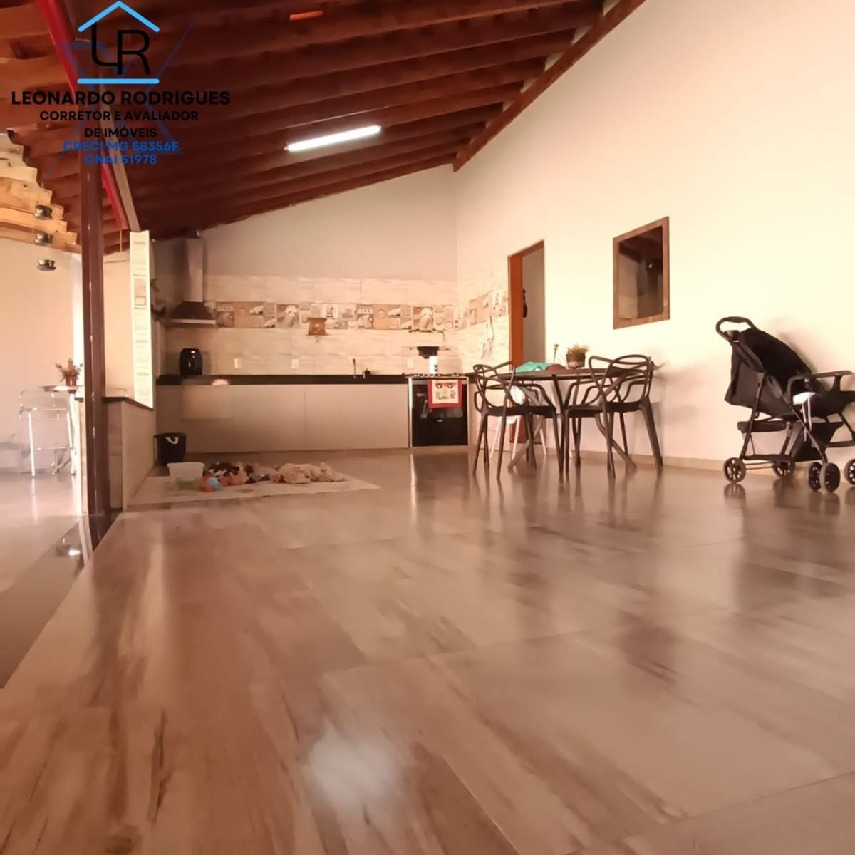 Foto 2 de Casa de 2 quartos em Juru, 440 m²