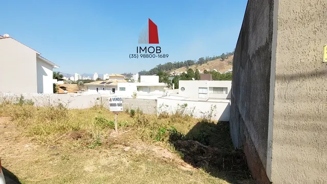 Lote de 381 m² no Pinheirinho