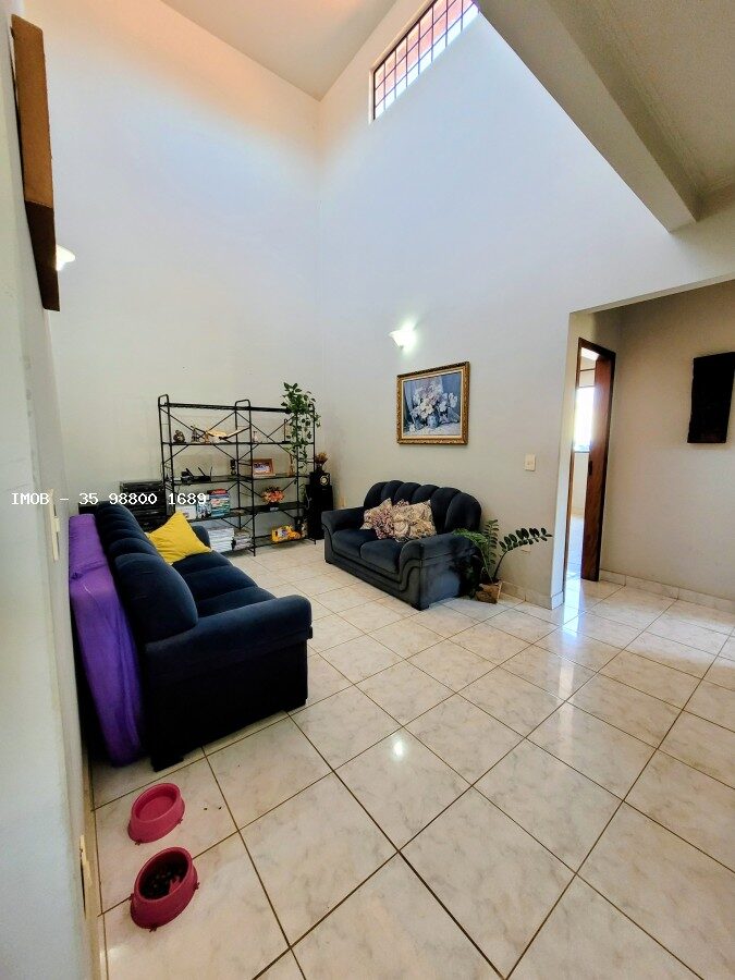 Foto 3 de Casa de 3 quartos em Medicina, lote de 220 m²