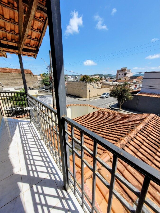 Foto 4 de Casa de 3 quartos em Medicina, lote de 220 m²