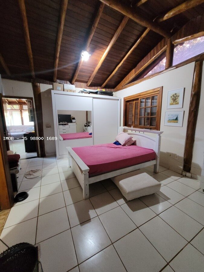 Foto 3 de Casa de 4 quartos em Morro Chic, lote de 400 m²