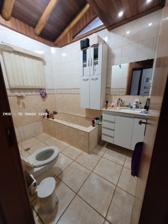 Foto 4 de Casa de 4 quartos em Morro Chic, lote de 400 m²