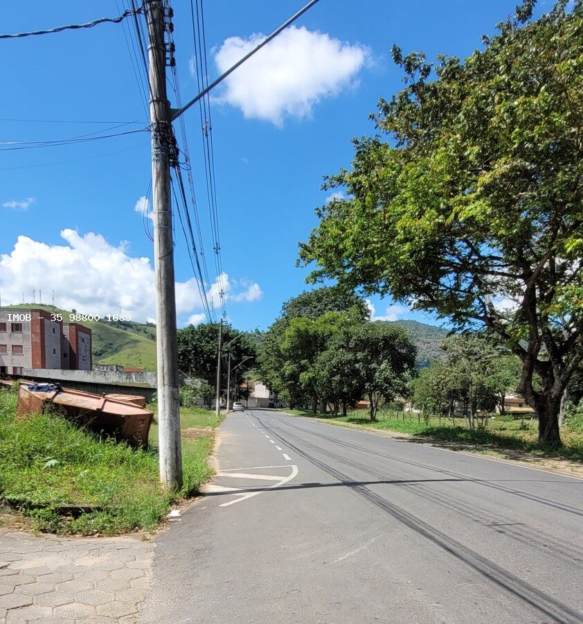 Foto 5 de Lote de 449 m² com frente para rua principal