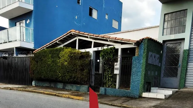 Foto 1 de Casa de 3 quartos em Avenida, lote de 246 m²
