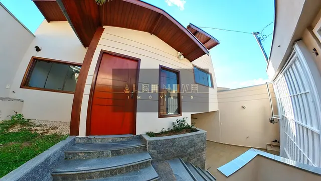 Foto 1 de Casa com terreno de 200 m² no Pinheirinho