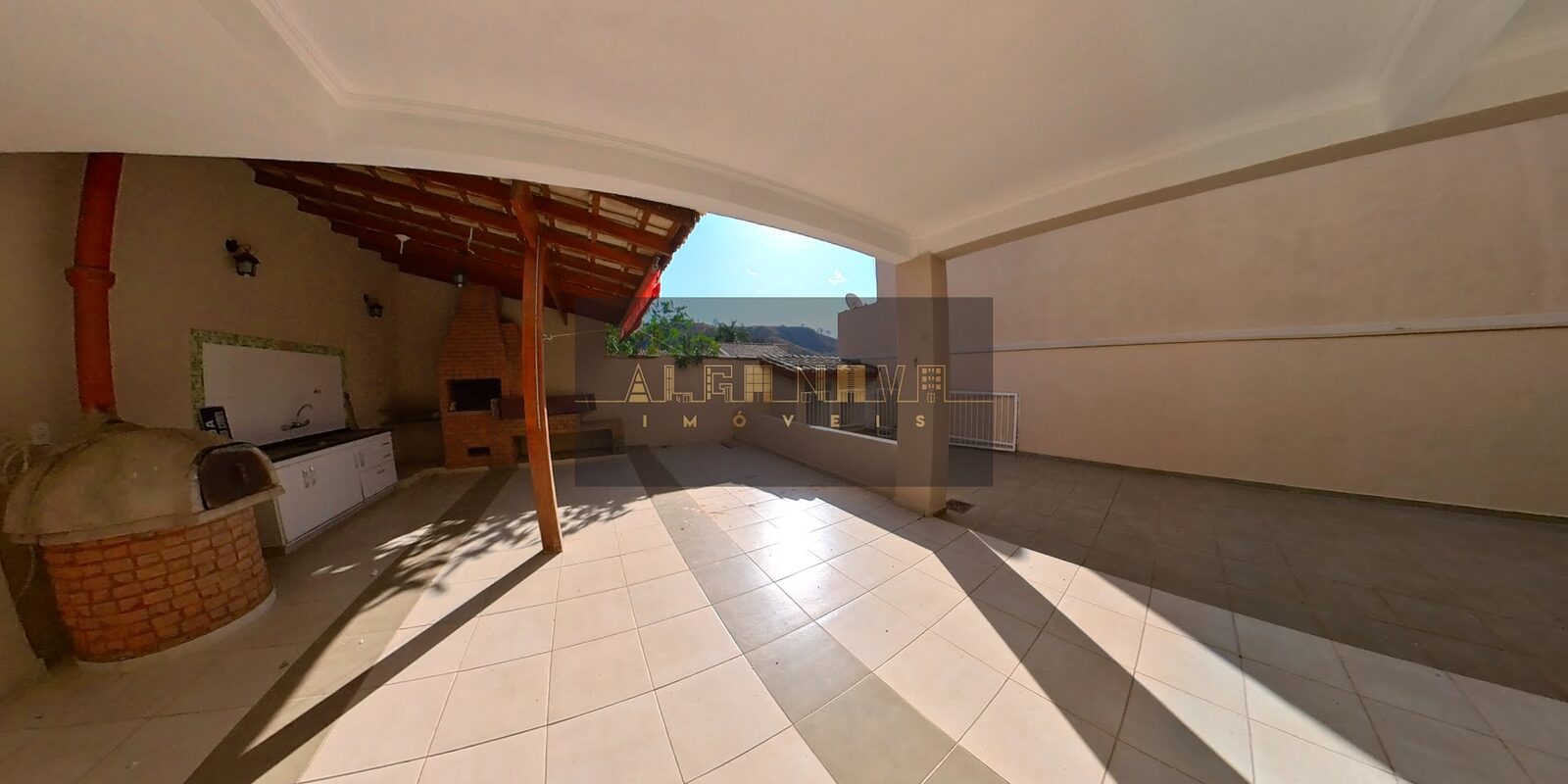 Foto 7 de Casa com terreno de 200 m² no Pinheirinho