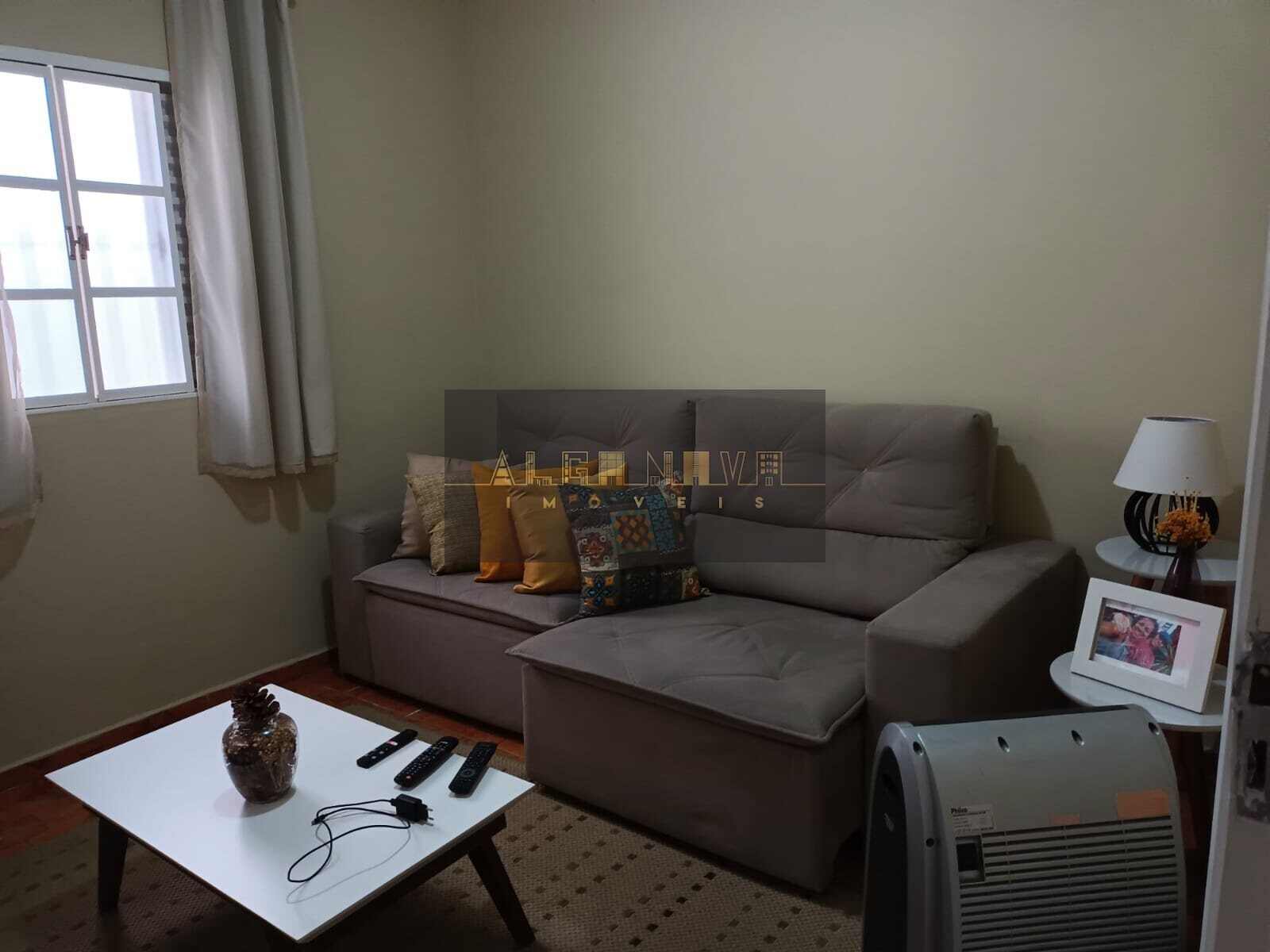 Foto 3 de Casa de 3 quartos em lote de 189 m² em Santa Rita de Cássia