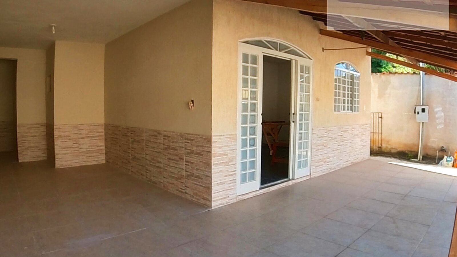 Casa de 2 quartos e 185 m² anunciados na Santa Rosa
