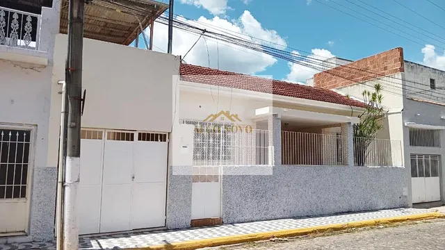Foto 1 de Casa de 3 quartos e 150 m² anunciados no Centro