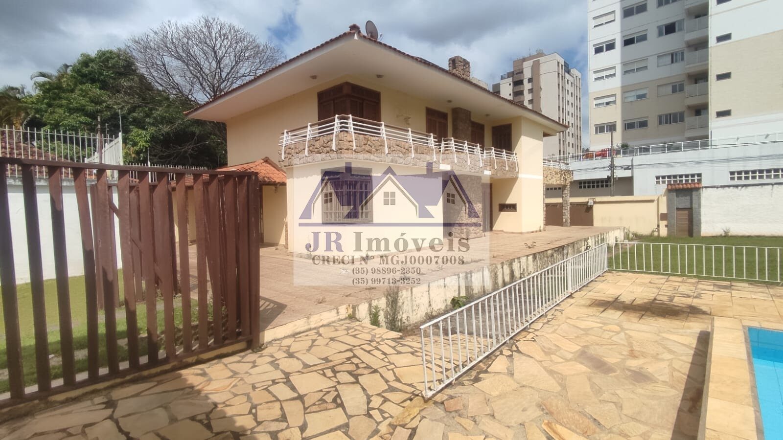 Foto 4 de Casa com piscina no Pinheirinho