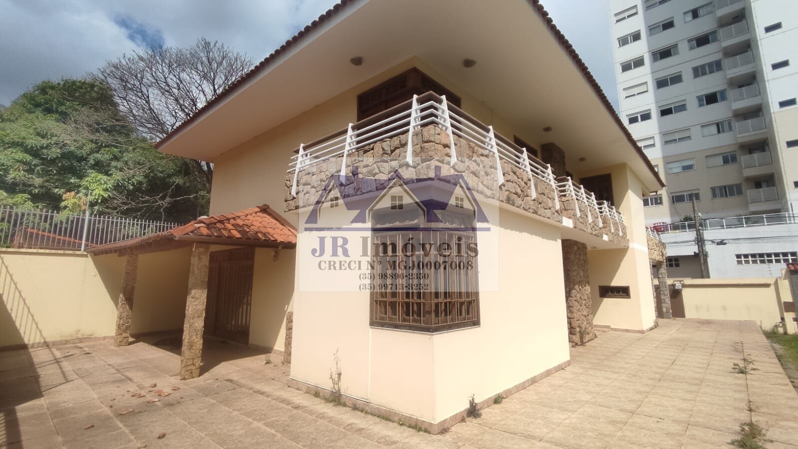 Foto 6 de Casa com piscina no Pinheirinho
