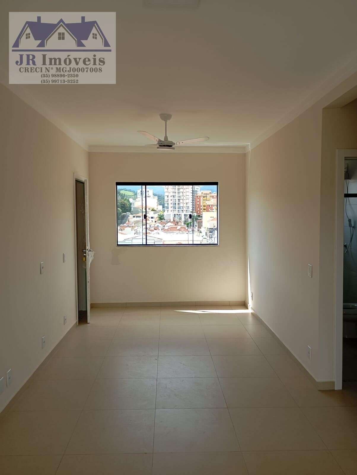 Foto 2 de Apartamento de 2 quartos no Morro Chic