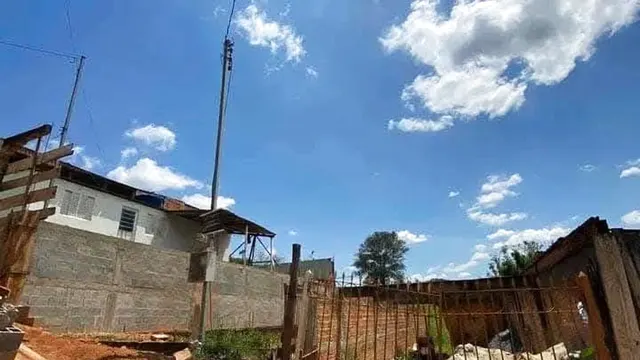 Foto 1 de Terreno de 200 m² no Jardim das Colinas