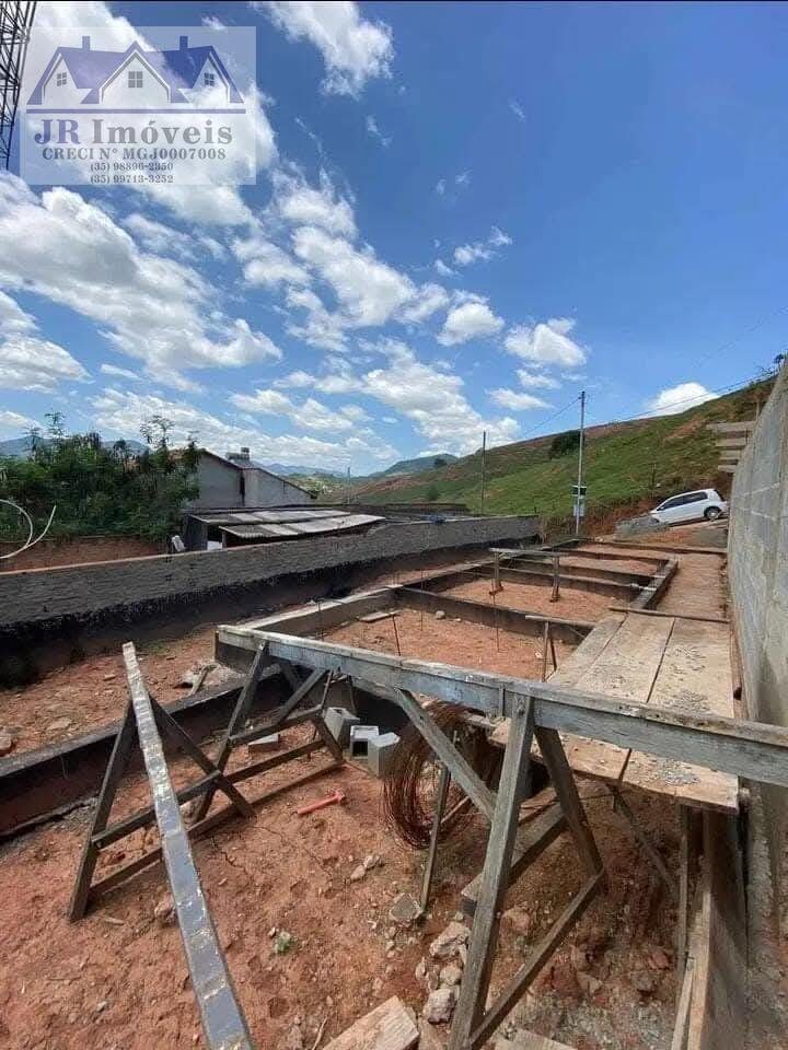 Foto 2 de Terreno de 200 m² no Jardim das Colinas