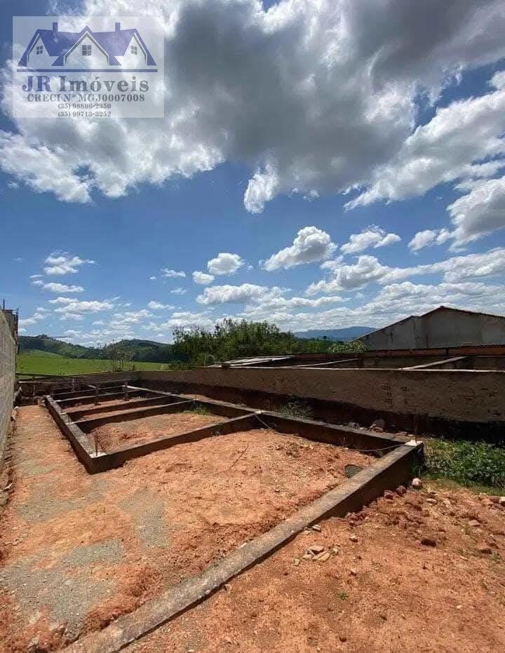 Foto 3 de Terreno de 200 m² no Jardim das Colinas