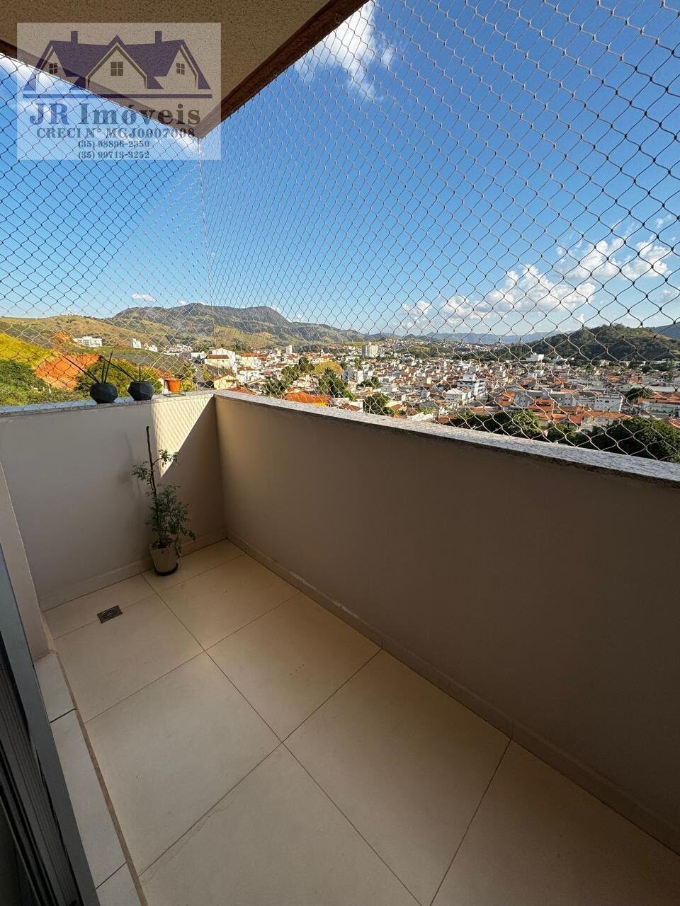 Foto 3 de Apartamento no Condomínio Chácara das Moças