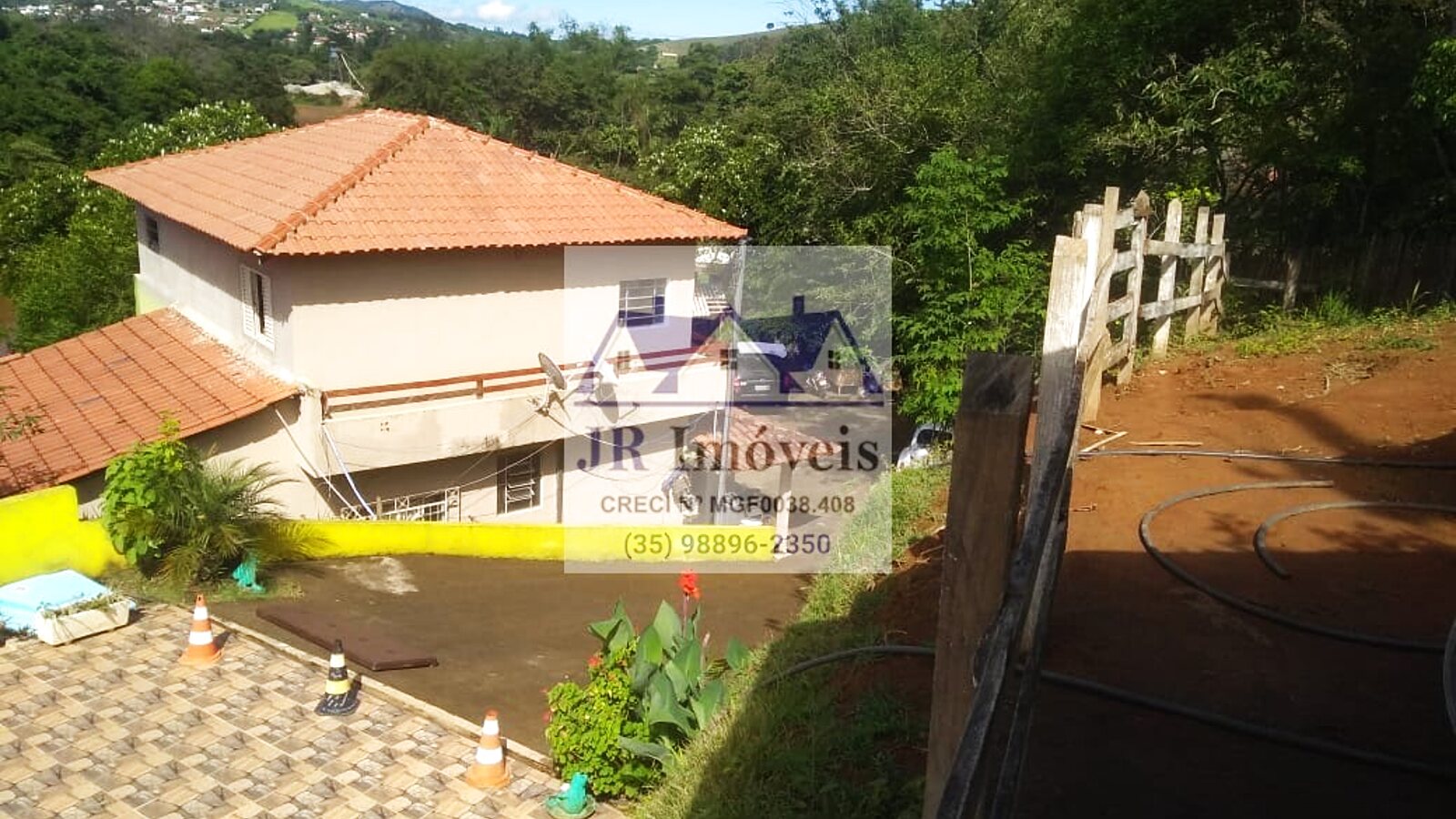 Chácara com piscina no Pessegueiro