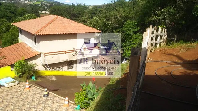Chácara com piscina no Pessegueiro