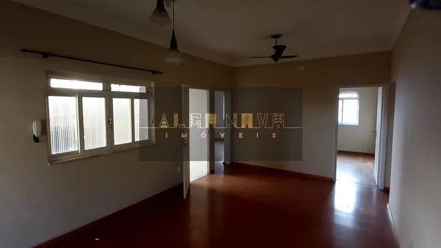 Casa comercial com 3 quartos e terraço, São Vicente