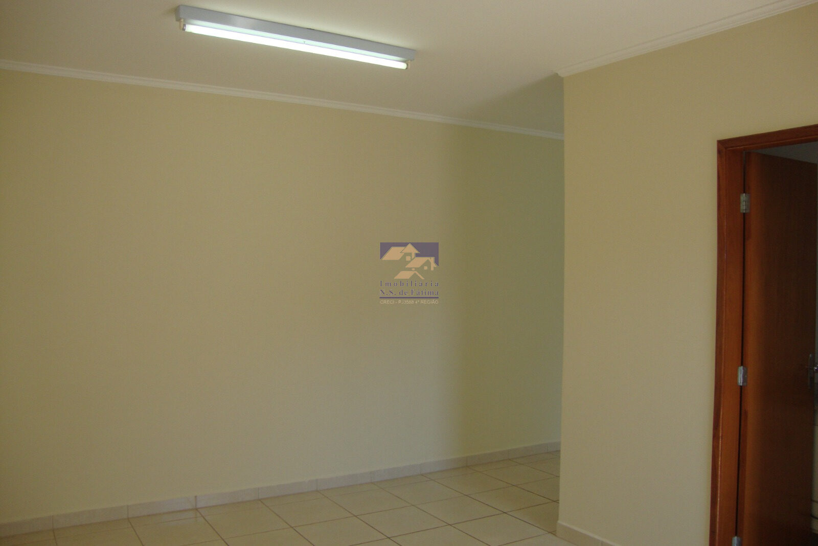 Foto 2 de Kitnet com quarto e sala integrados, cozinha e área de serviço, Nossa Senhora da Agonia