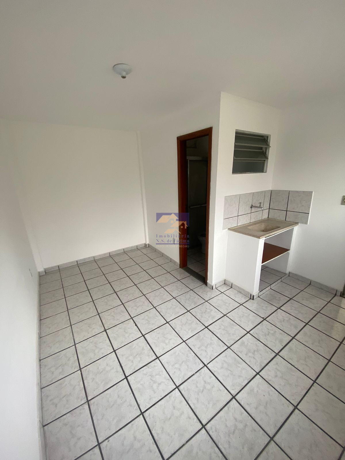 Foto 4 de Kitnet em conjunto residencial com pátio, Avenida