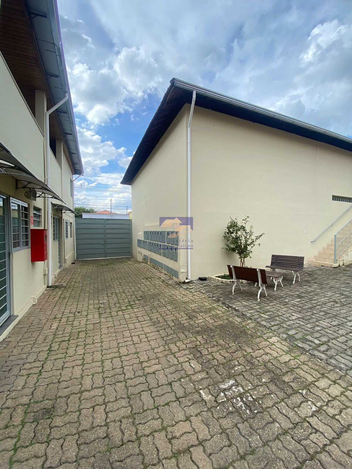 Foto 7 de Kitnet em conjunto residencial com pátio, Avenida