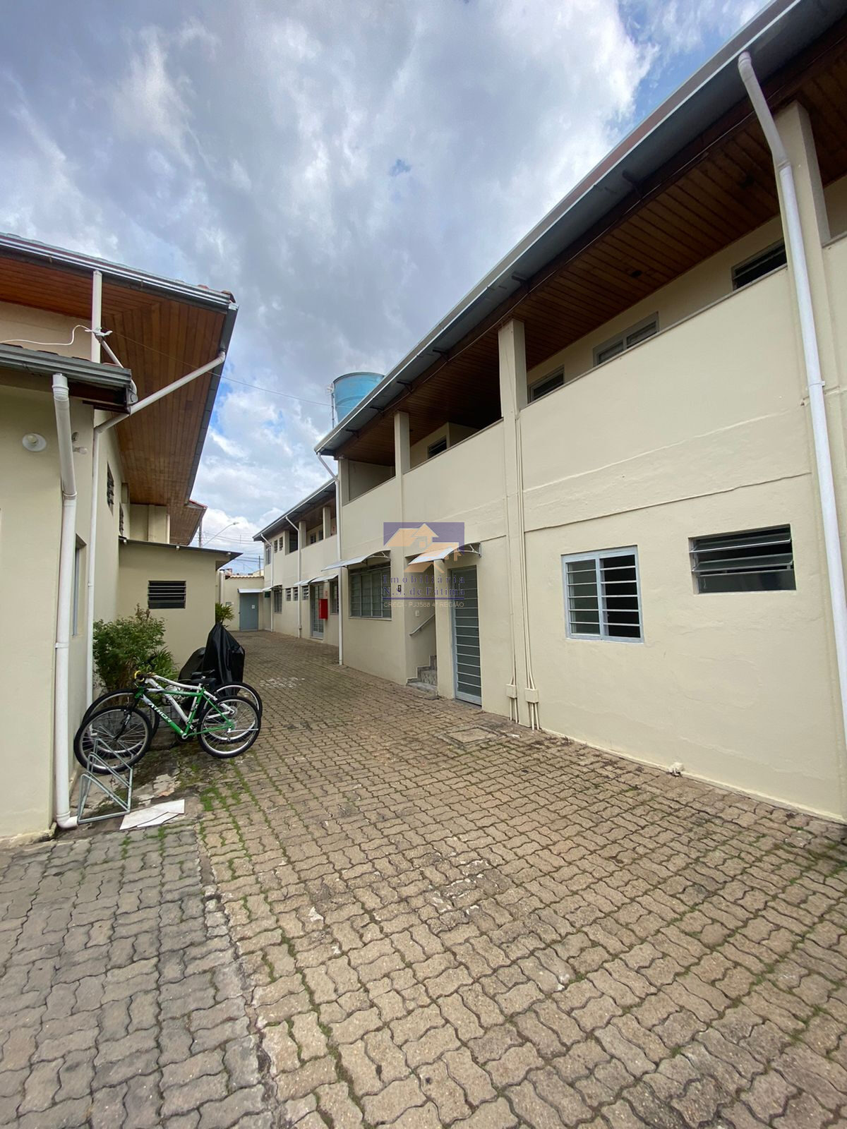Foto 8 de Kitnet em conjunto residencial com pátio, Avenida