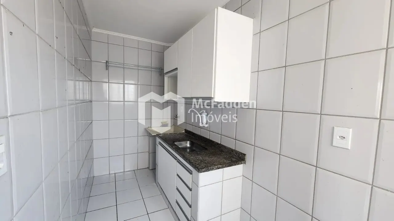 Foto 4 de Kitnet com banheiro e cozinha perto do mercado, São Vicente