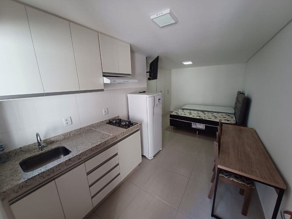 Foto 3 de Kitnet de 22,4 m² para alugar no bairro Pinheirinho