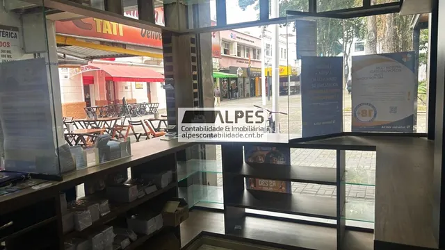 Foto 1 de Loja comercial com mezanino e escritório na Praça Theodomiro Santiago, Centro