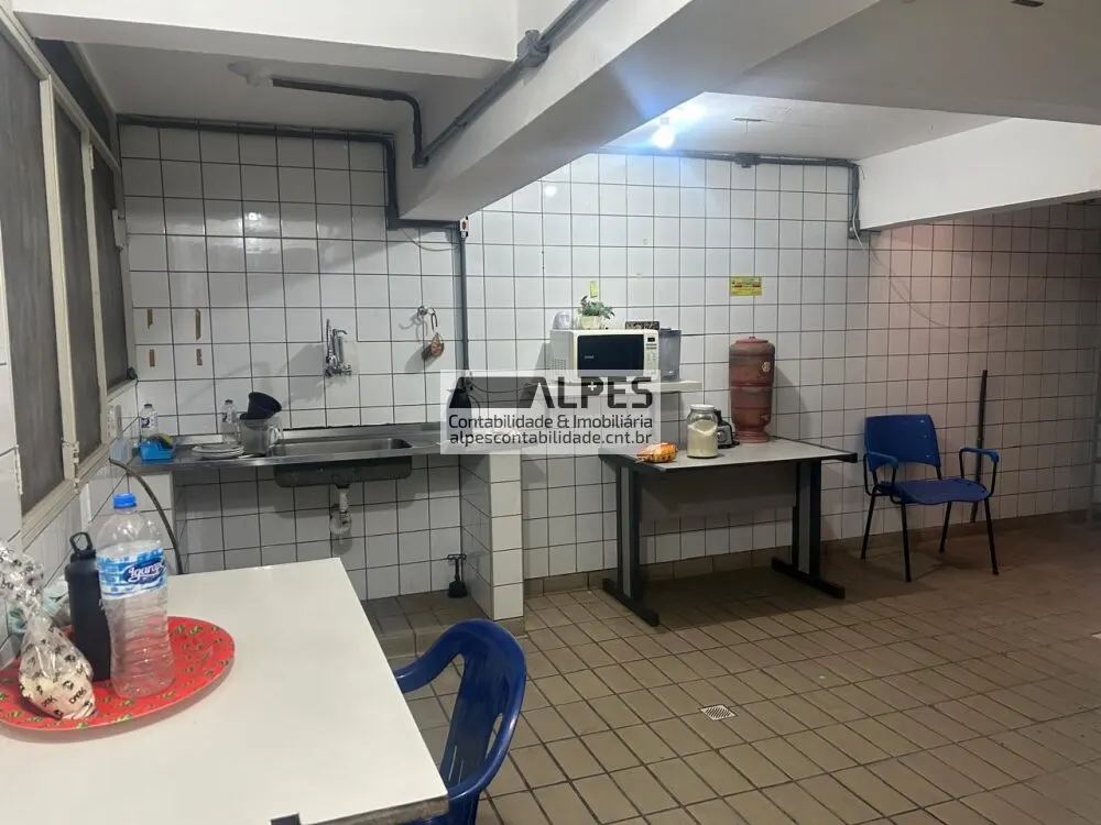 Foto 2 de Loja comercial com mezanino e escritório na Praça Theodomiro Santiago, Centro