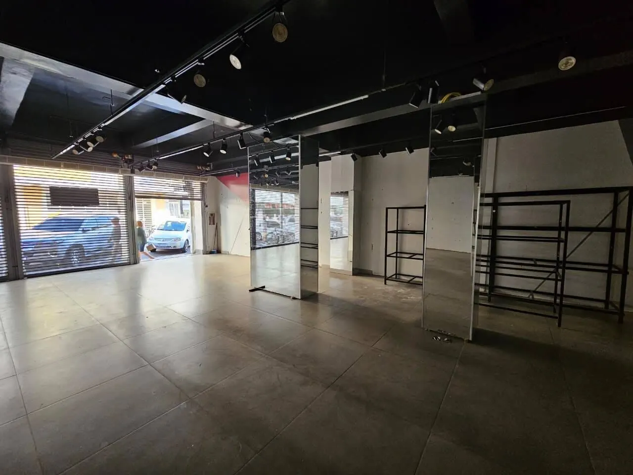 Foto 4 de Loja de 55 m² com depósito e lavabo para alugar na Rua Nova, Centro