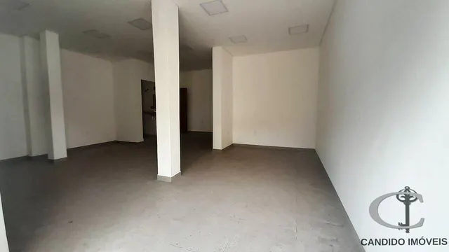 Loja de 56 m² com banheiro privativo, Centro