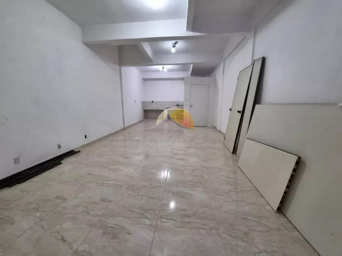 Foto 2 de Loja de 93 m² com 2 banheiros, Centro