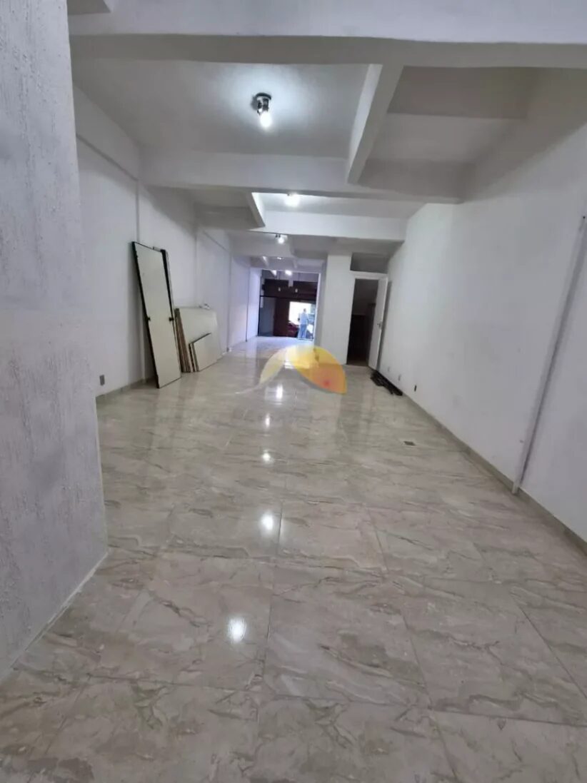 Foto 3 de Loja de 93 m² com 2 banheiros, Centro