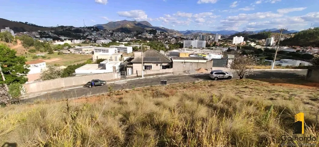 Foto 2 de Lote de 1.134,85 m² com vista em rua asfaltada, Pinheirinho