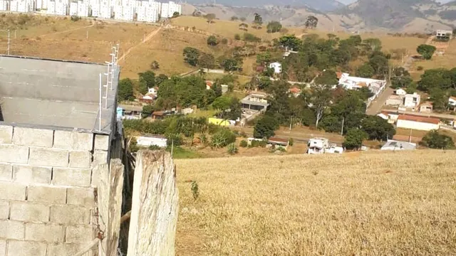 Foto 1 de Lote de 203 m² com infraestrutura completa, Jardim das Colinas