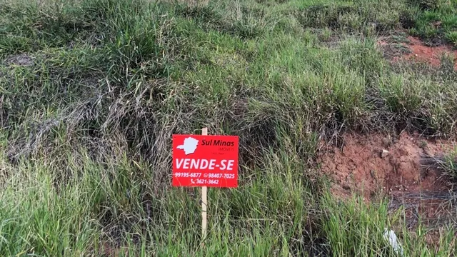 Foto 1 de Lote de 210 m² em rua plana com vista para o bairro, Vale das Hortênsias