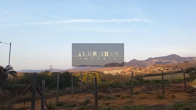 Lote de 215 m² com vista para as montanhas, aceita veículo, Piedade