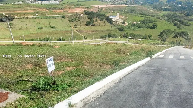 Foto 1 de Lote de 250 m² em rua asfaltada, Colina Verde