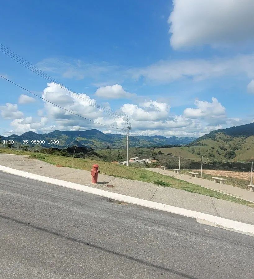Foto 4 de Lote de 250 m² em rua asfaltada, Colina Verde