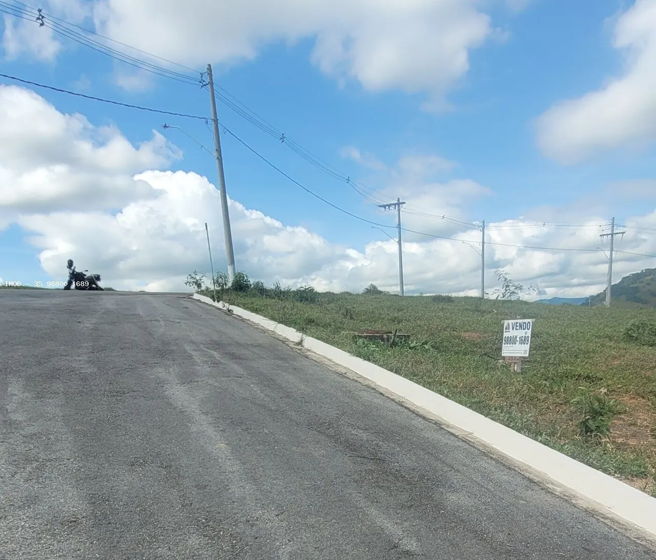 Foto 5 de Lote de 250 m² em rua asfaltada, Colina Verde