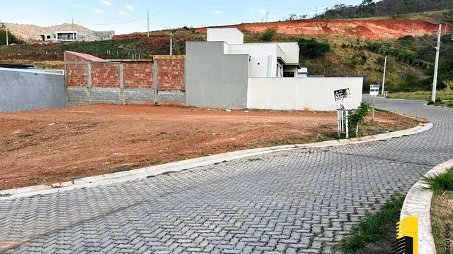 Foto 1 de Lote de 487 m² em rua asfaltada, Vale das Hortênsias