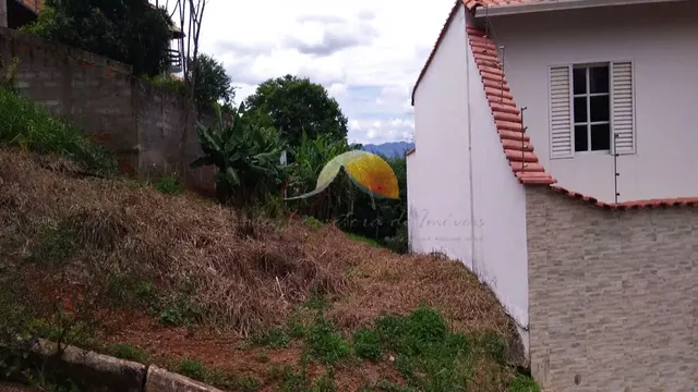 Foto 1 de Lote de 543 m² em aclive, Condomínio Chácara das Moças
