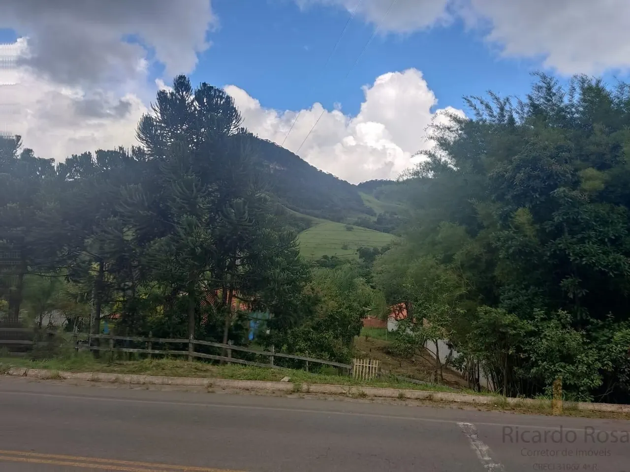 Foto 3 de Lote residencial de 825 m² com vista para a serra, Juru